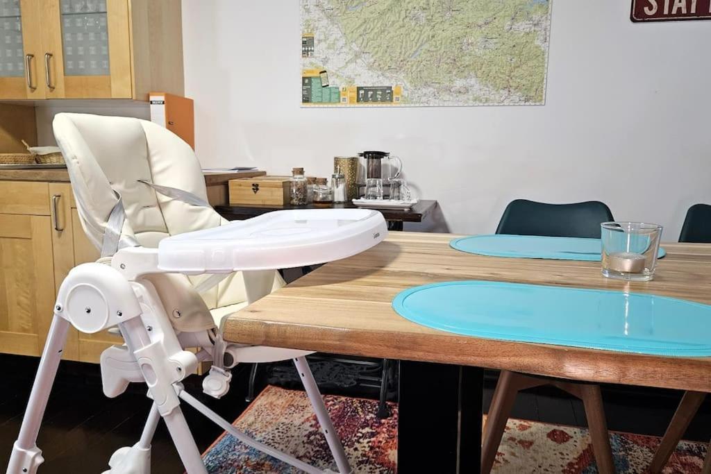Stadt-Ferienwohnung Mit 55 M² Fuer 2 Erw. Personen Und Kind Bis 3 Jahren บัดเลาเทอร์แบร์ก ภายนอก รูปภาพ